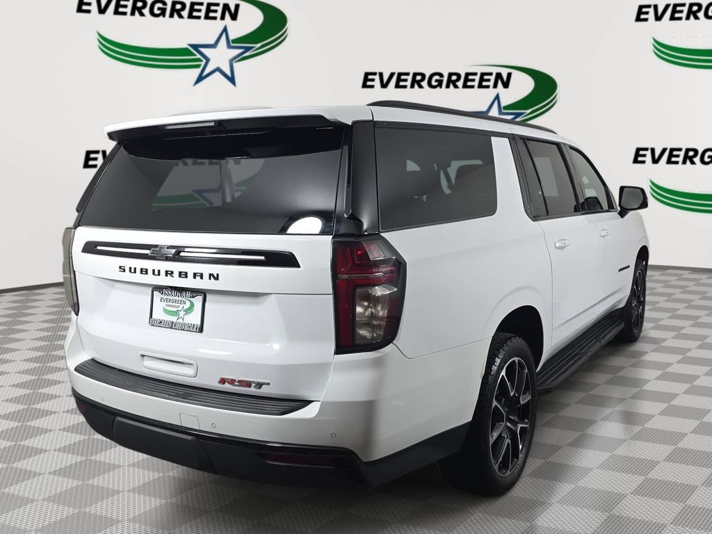 Used 2023 Chevrolet Suburban RST w/ Luxury Package AWD/4WD image 5