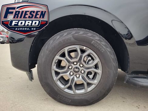 Used 2025 Ford Expedition Max Active AWD/4WD image 8