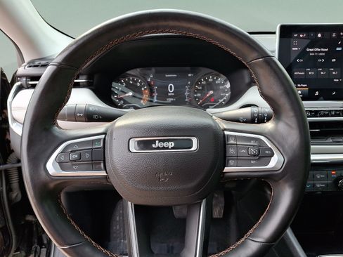 Certified 2022 Jeep Compass Limited w/ Sun and Sound Group AWD/4WD image 19