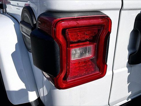 Used 2023 Jeep Wrangler Unlimited Rubicon 392 w/ Dual Top Group image 29