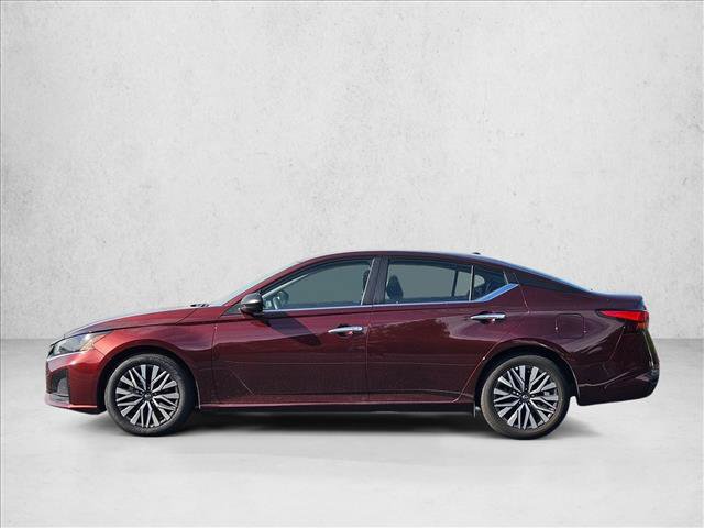 Used 2025 Nissan Altima 2.5 SV FWD image 3