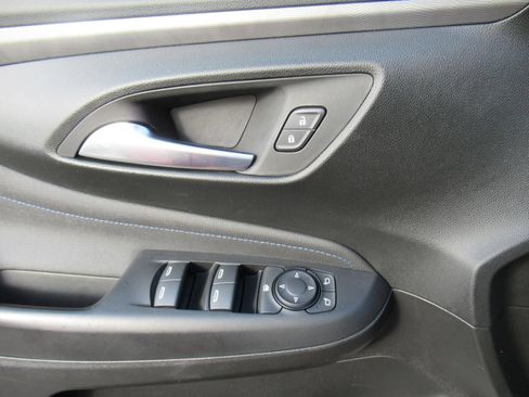Used 2024 Buick Envista Sport Touring w/ Convenience II Package FWD image 21