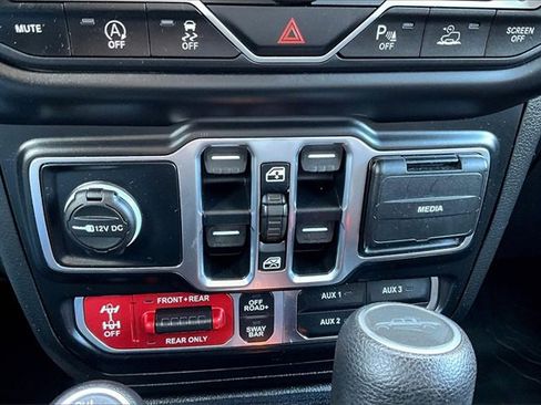 Used 2020 Jeep Gladiator Rubicon image 24