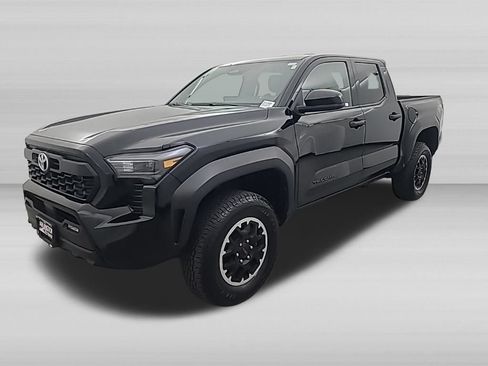 Used 2025 Toyota Tacoma TRD Off-Road AWD/4WD image 7