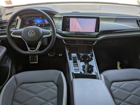 Certified 2025 Volkswagen Atlas Peak Edition SE image 16