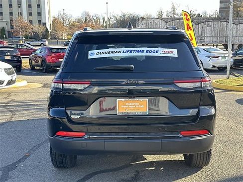 Certified 2024 Jeep Grand Cherokee Altitude image 3