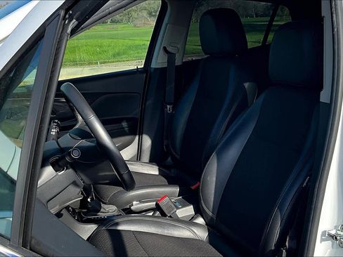 Used 2018 Buick Encore Preferred image 7