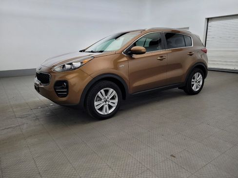 Used 2019 Kia Sportage LX w/ LX Popular Package AWD/4WD image 2