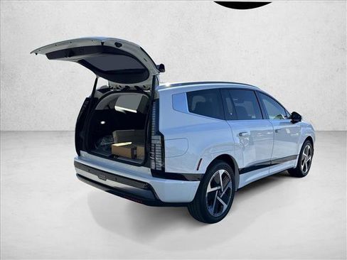 New 2026 Hyundai Ioniq 9 Calligraphy image 2