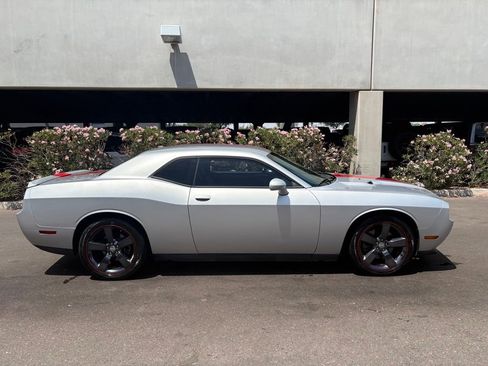 Used 2012 Dodge Challenger R/T Scat Pack RWD image 3