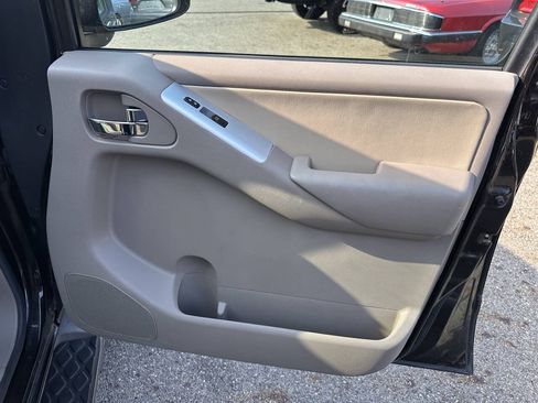 Used 2011 Nissan Pathfinder Silver AWD/4WD image 23