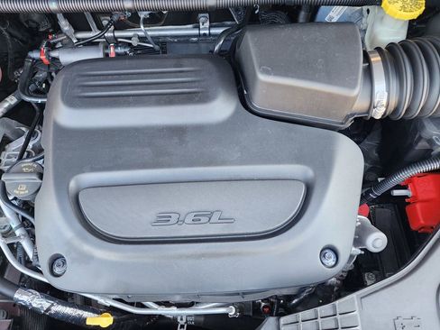 Used 2020 Chrysler Pacifica Touring w/ S Appearance Package image 26