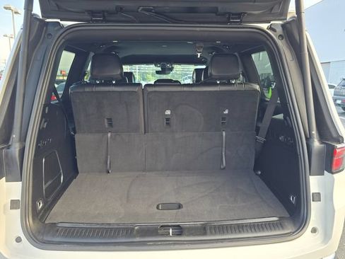 Used 2024 Jeep Wagoneer Series II w/ Flexible Seating Group RWD image 12