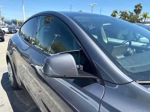 Used 2023 Tesla Model Y Long Range AWD/4WD image 5