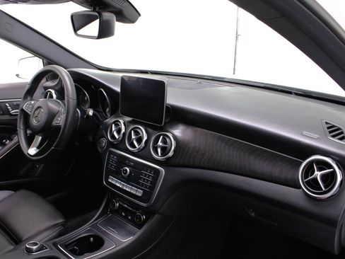 Used 2020 Mercedes-Benz GLA 250 w/ Convenience Package image 47