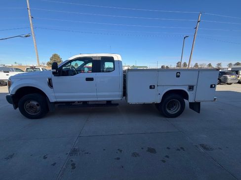 Used 2017 Ford F350 XL w/ Power Equipment Group image 5