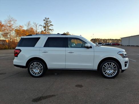 Used 2024 Ford Expedition Limited w/ Excursion Package image 3