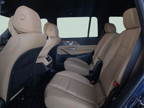 New 2026 Mercedes-Benz GLS 580 4MATIC image 11