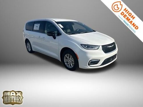 New 2026 Chrysler Pacifica Select image 1