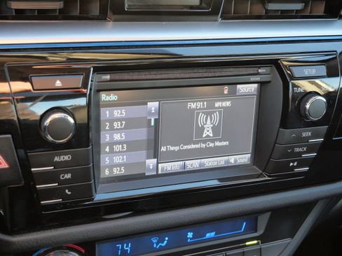 Used 2014 Toyota Corolla S image 23