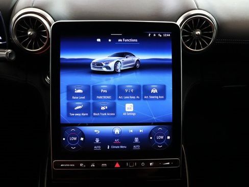 Used 2022 Mercedes-Benz SL 55 AMG 4MATIC image 29