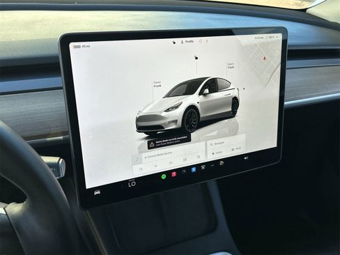 Used 2022 Tesla Model Y Performance image 22