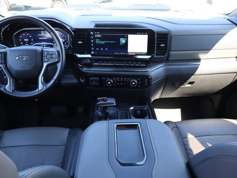 Used 2022 Chevrolet Silverado 1500 ZR2 w/ Technology Package AWD/4WD image 15