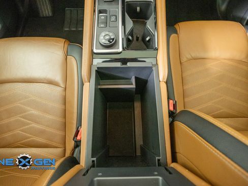 Used 2022 Nissan Pathfinder Platinum AWD/4WD image 33