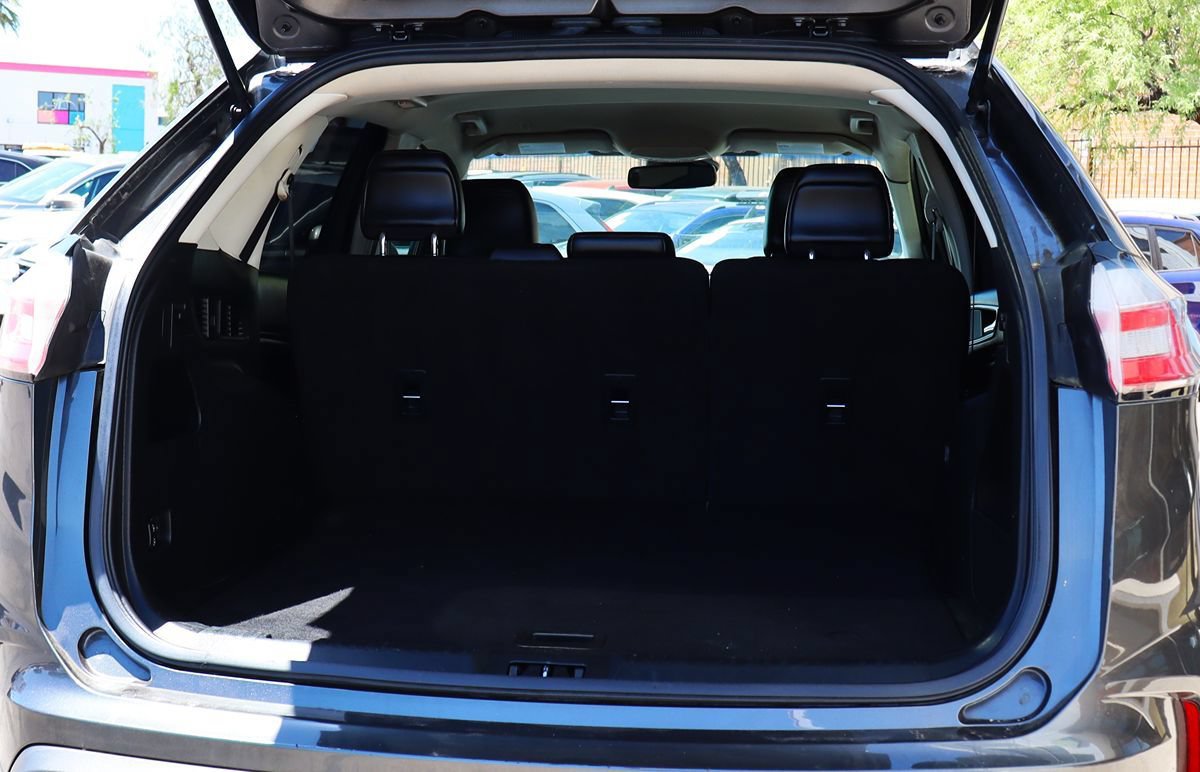 Used 2020 Ford Edge SEL FWD image 25