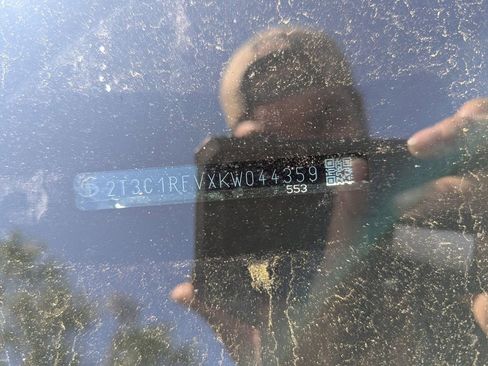 Used 2019 Toyota RAV4 XLE Premium w/ Cold Weather Package image 11