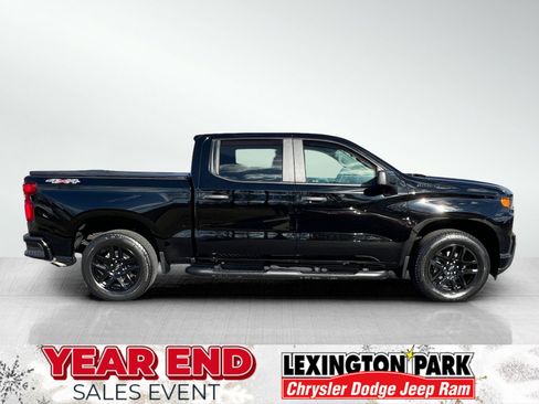 Used 2022 Chevrolet Silverado 1500 Custom w/ LPO, Blackout Package image 4
