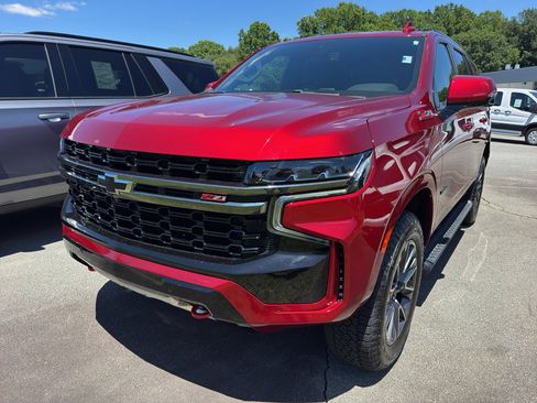 Used 2022 Chevrolet Tahoe Z71 w/ Luxury Package AWD/4WD image 1