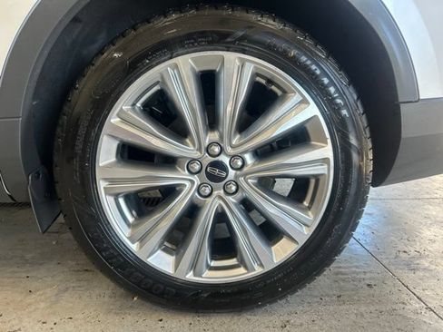Used 2016 Lincoln MKX Reserve w/ Technology Package AWD/4WD image 8