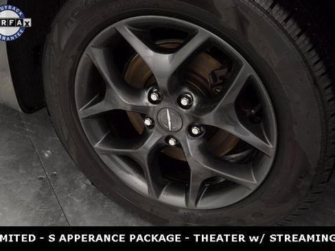 Used 2020 Chrysler Pacifica Limited w/ S Appearance Package image 9