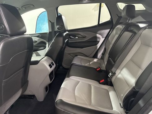 Used 2022 GMC Terrain SLT FWD image 16