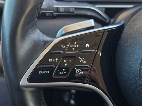 Used 2024 Mercedes-Benz GLE 450e 4MATIC image 33