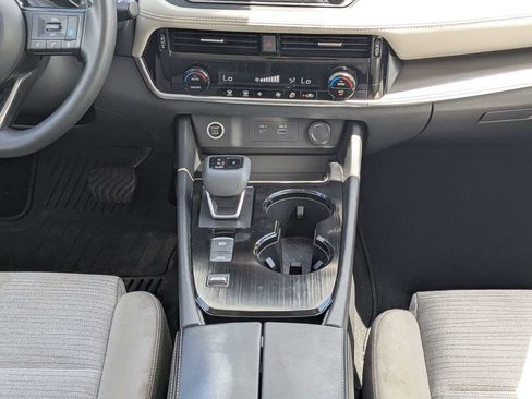 Used 2021 Nissan Rogue SV FWD image 17