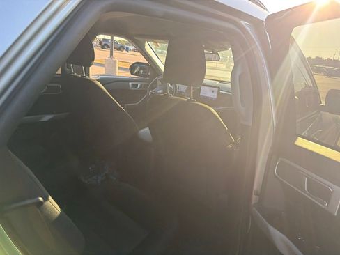 Used 2023 Ford Explorer XLT RWD image 13