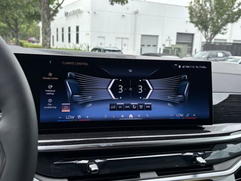 New 2027 BMW X7 xDrive40i w/ M Sport Package AWD/4WD image 32