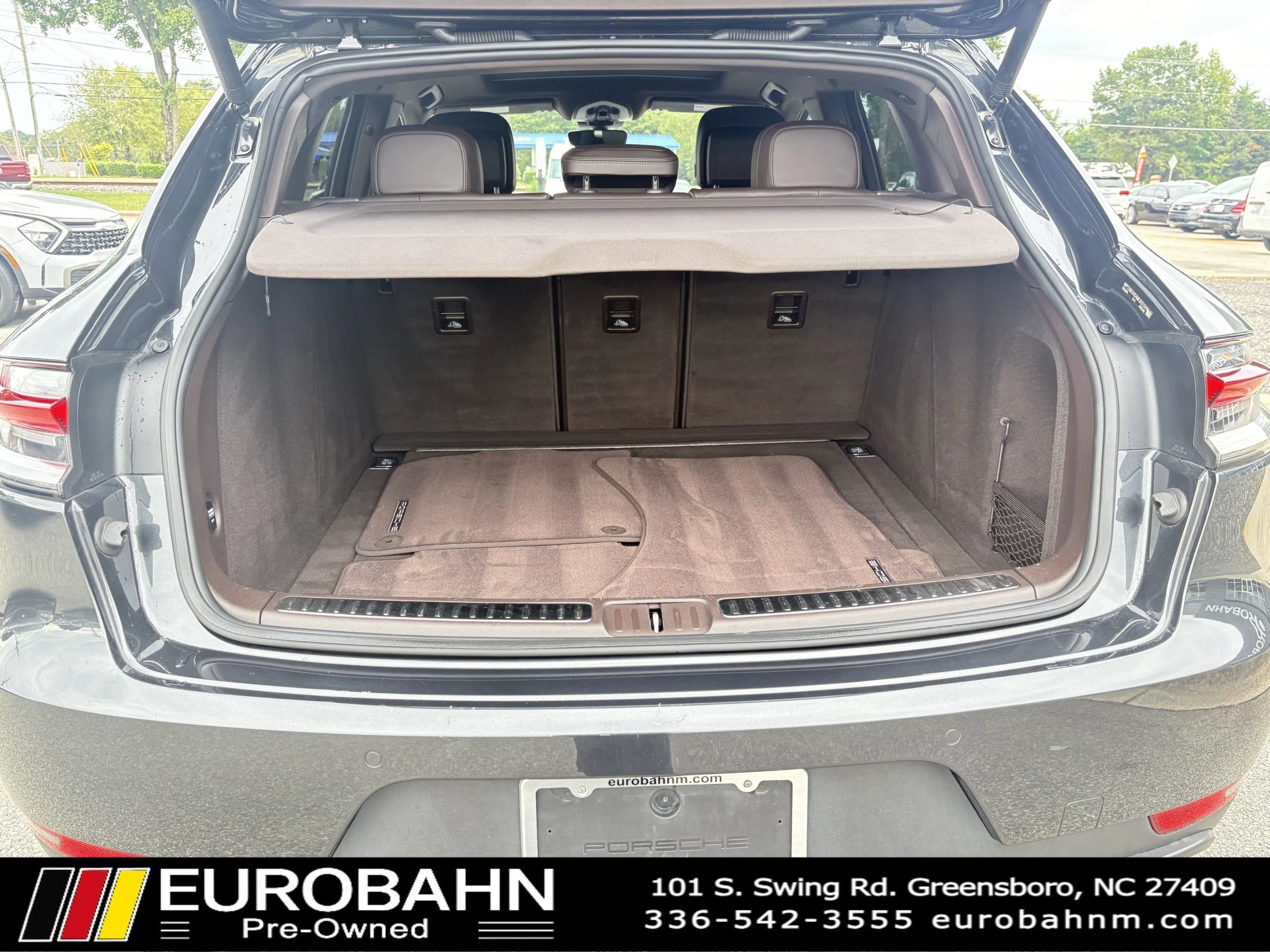 Used 2021 Porsche Macan S AWD/4WD image 37