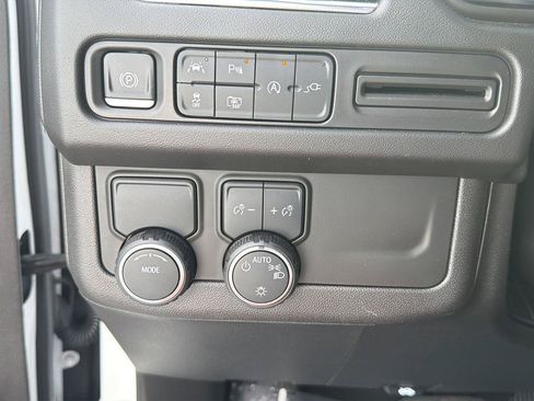 Used 2022 Chevrolet Tahoe LT w/ LT Signature Plus Package RWD image 21
