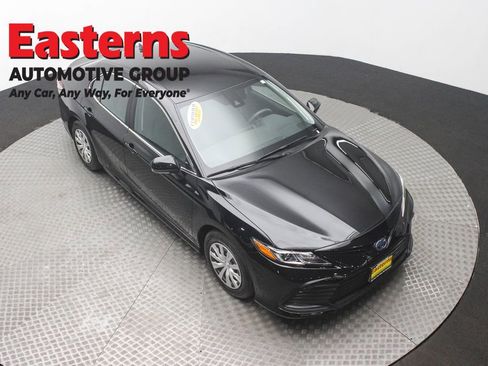 Used 2024 Toyota Camry LE image 3