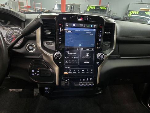 Used 2023 RAM 2500 Laramie AWD/4WD image 17
