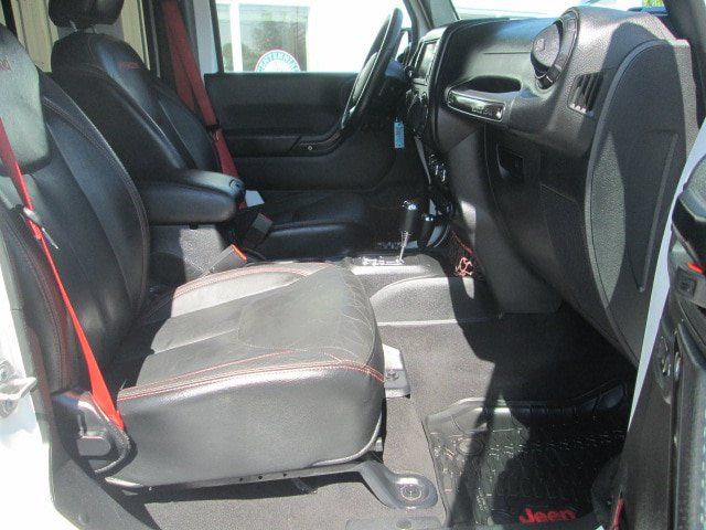 Used 2018 Jeep Wrangler Unlimited Rubicon AWD/4WD image 15