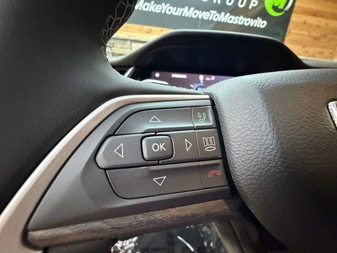 Used 2023 Jeep Grand Cherokee Limited w/ Luxury Tech Group II image 23