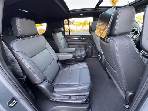 Used 2024 GMC Yukon XL Denali w/ Advanced Technology Package image 15