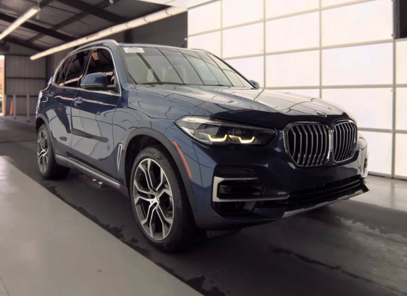 Used 2022 BMW X5 sDrive40i w/ Premium Package RWD image 5