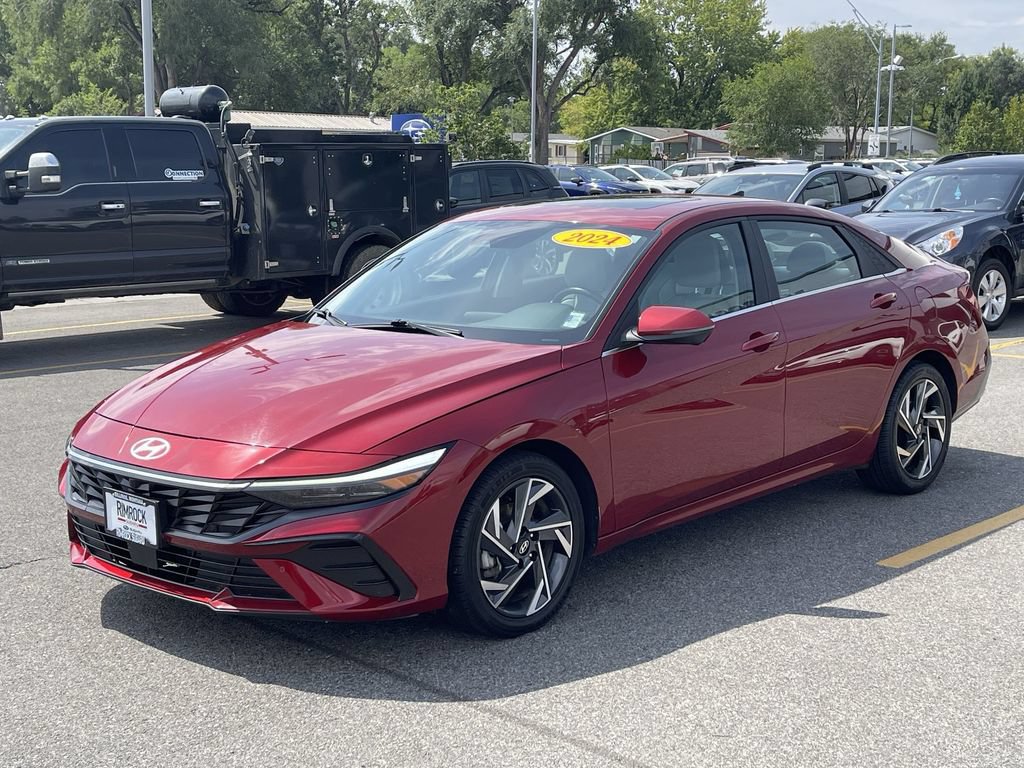 Used 2024 Hyundai Elantra Limited FWD image 3