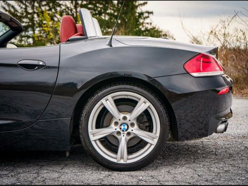 Used 2013 BMW Z4 sDrive28i image 16