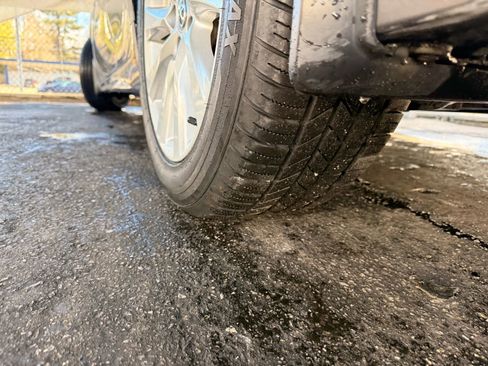 Used 2020 Toyota Camry SE image 42